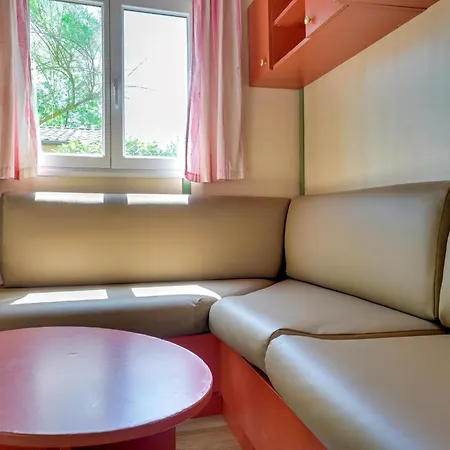 Holiday home Stunning In With Kitchen La Faute-sur-Mer